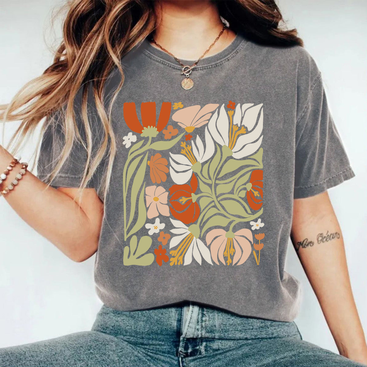 Washed and used T-shirt with printed T-shirt