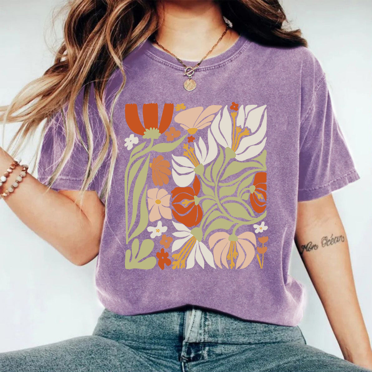Washed and used T-shirt with printed T-shirt